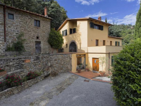 Отель Spacious holiday home in Cortona with sauna  Кортона